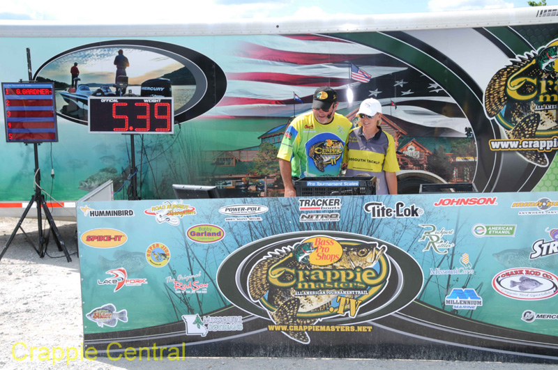 160521060518-277_crappie_masters_20160521